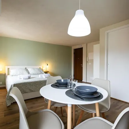 Monolocale Moderno E Porta Nuova Vittorio 아파트